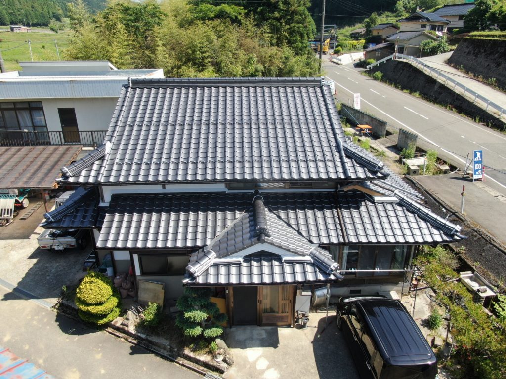 大屋根　葺き替え　棟　隅棟　破風尻　漆喰